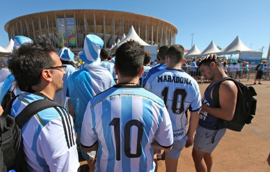 Мач от Купата на Аржентина бе прекратен заради престрелка 