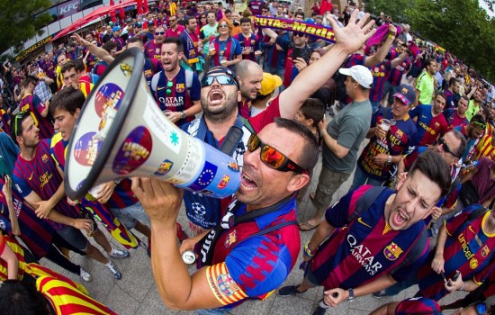 Фенове на Барселона искат оставката на Бартомеу 